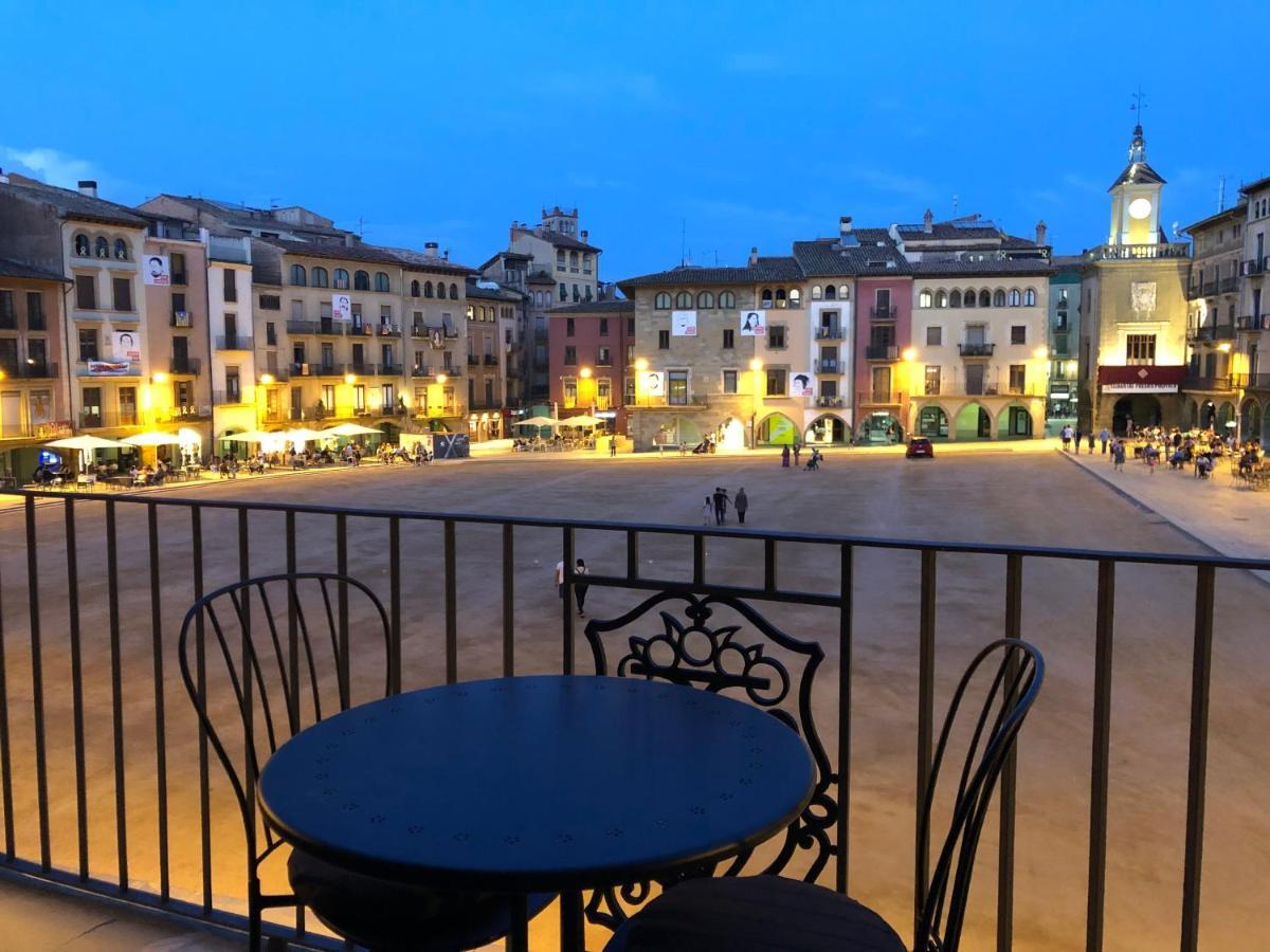 Apartaments Vicus 3 Con Vistas A La Plaza Mayor De Vic Eksteriør billede